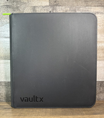 Vault X / Signature Black 12-Pocket XL Exo-Tec Zip Binder / 624 Cards