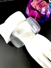 FABULOUS RETRO CHUNKY WIDE CLEAR ACRYLIC LUCITE FREEFORM MODERN DESIGN BRACELET