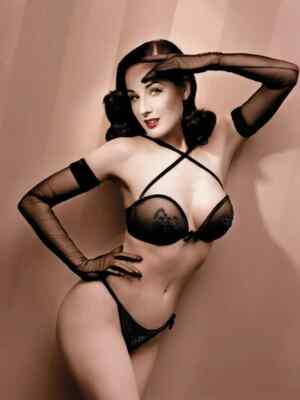 BEAUTIFUL DITA VON TEESE 8X10 Photo