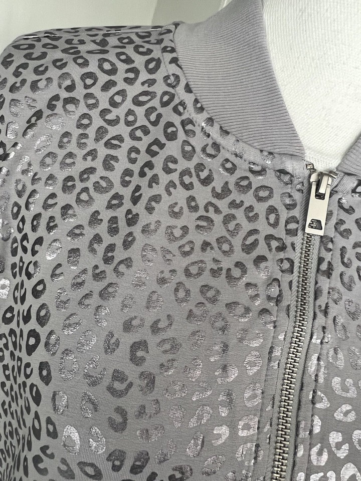 NEW! Zuda Athletic Active Wear Metallic Leopard Print Zip Jacket Sz