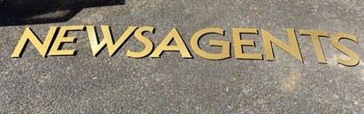 Vintage 1990er 3D Buchstaben NEWSAGENTS groß 30cm Wandbild Deko Schild geborgen 