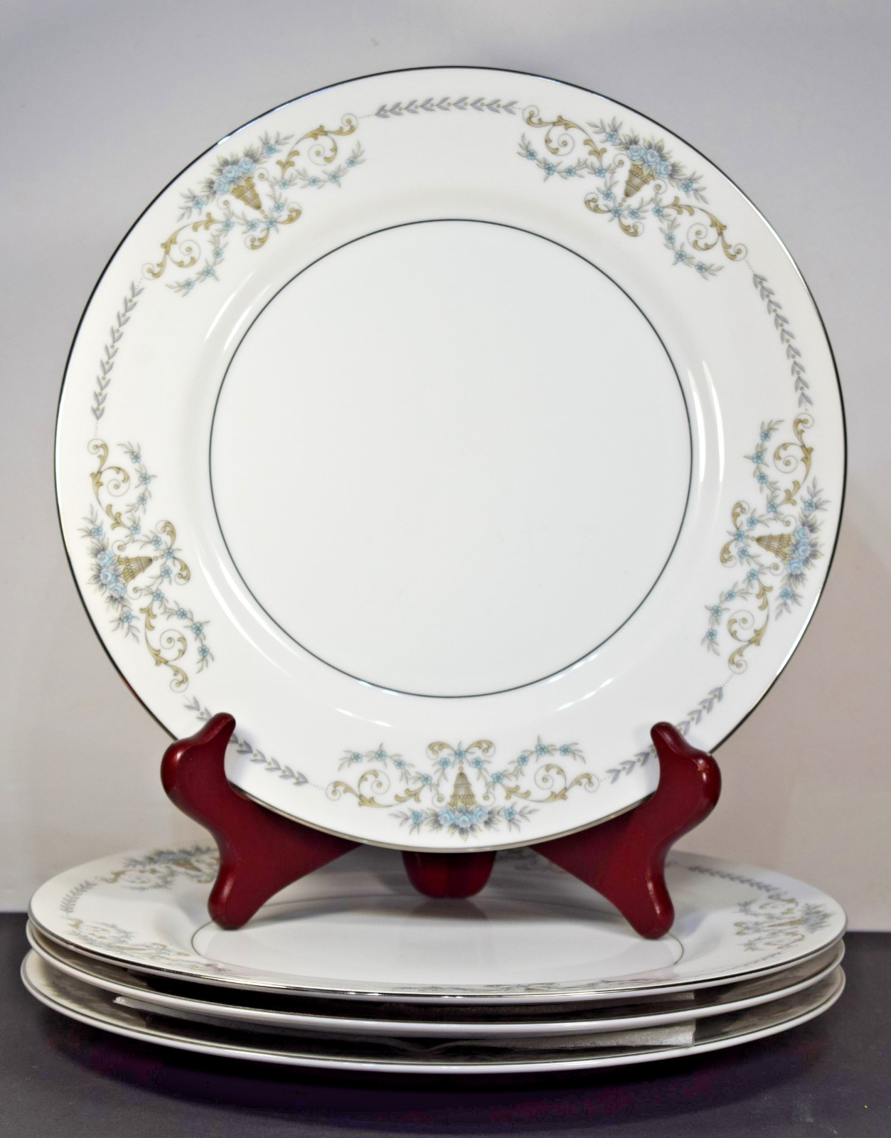 Mikasa Fine China Margaret Dinner Plate - Set of 4
