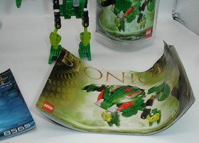 Lego Bionicles Sets #8564 #8565 2002 Lego