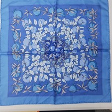Foulard bleu floral Hermès Carré 16,5 po accessoire en soie de luxe authentique