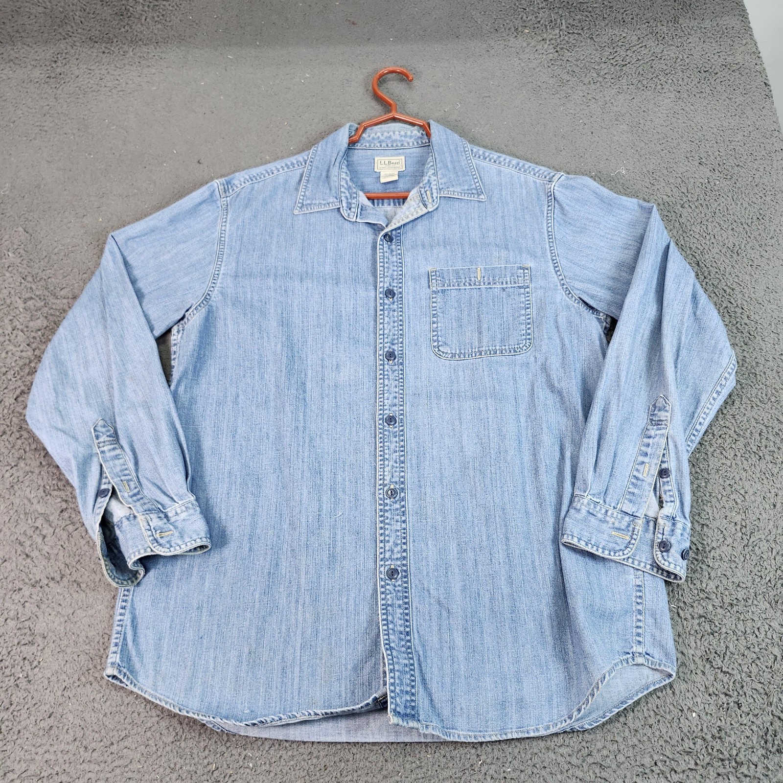 L.L. Bean Shirt Mens Medium Blue Denim Button Front Long Sleeve Workwear Casual