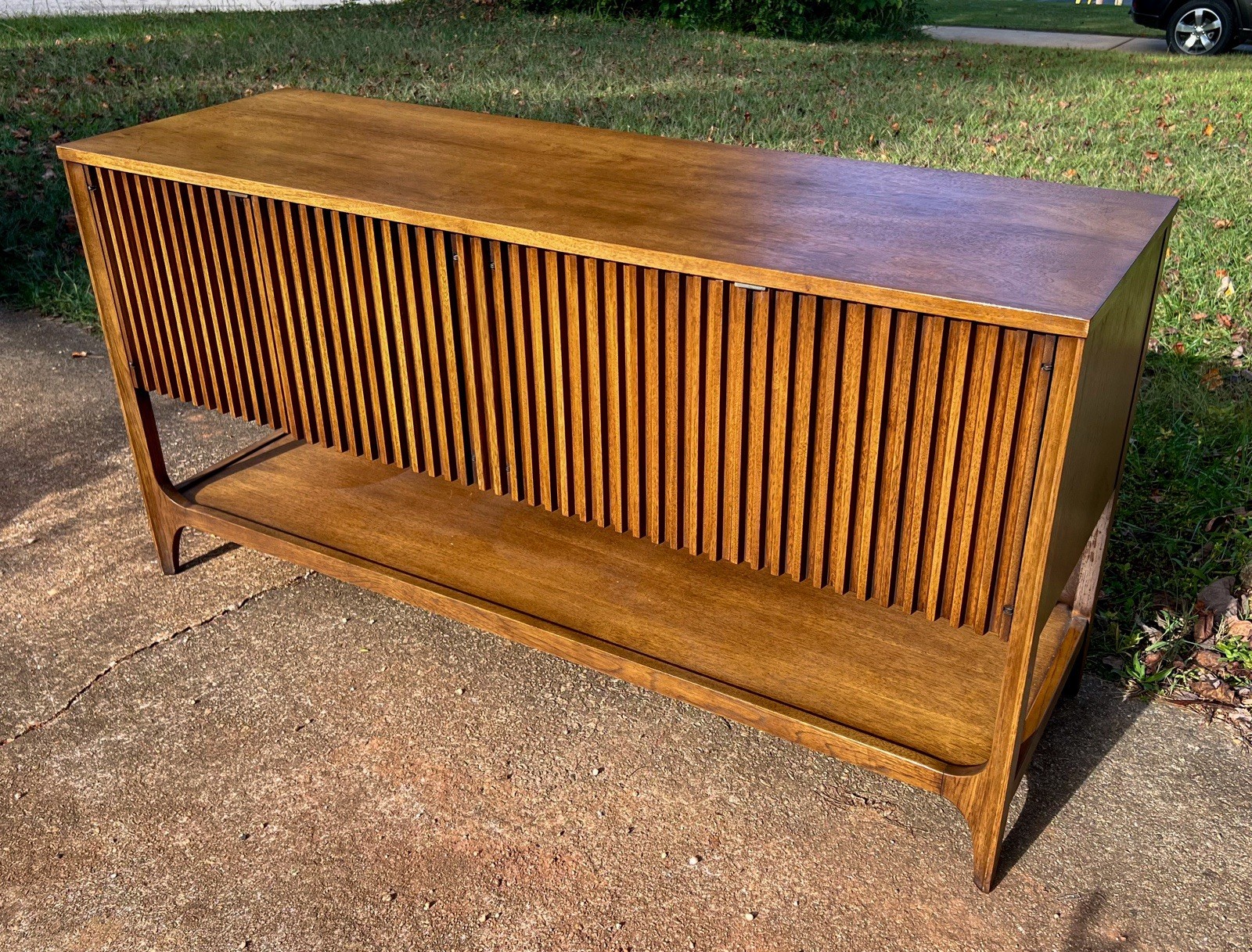 Broyhill Brasilia Mid Century Walnut Fluted Credenza