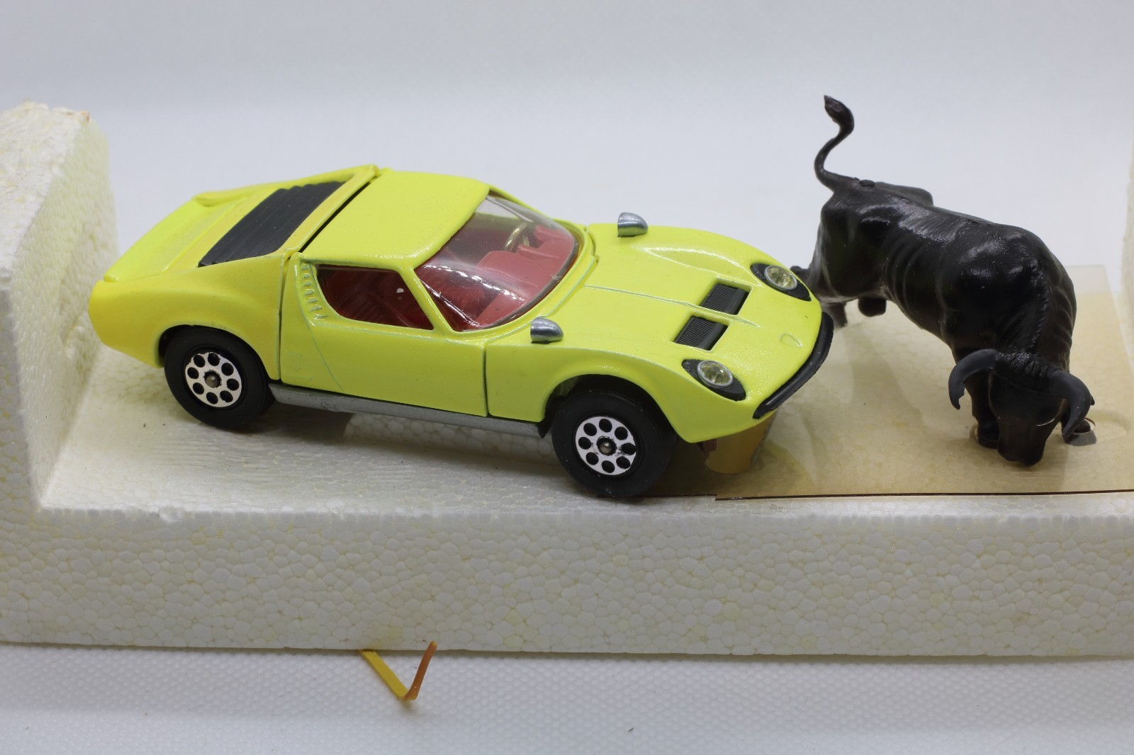 Corgi 342, Lamborghini P400 GT Miura Fighting Bull - Free Price