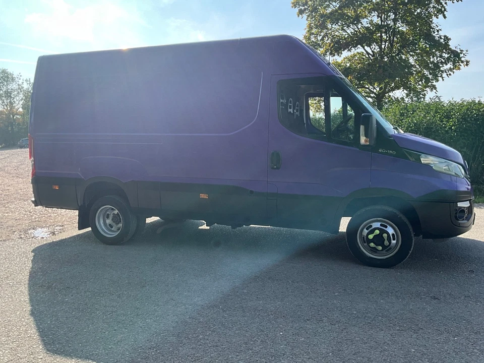 Iveco Daily 35c150 TWIN WHEEL 3.5 TONNE 3.0 LITRE MWB WITH AIR CON 2018 EURO 6 - Image 3 of 4