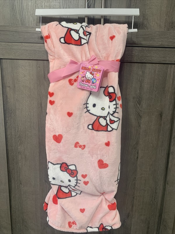 New Pink Hello Kitty With Valentines Card Plush 50 x 70 Throw Blanket With Tag