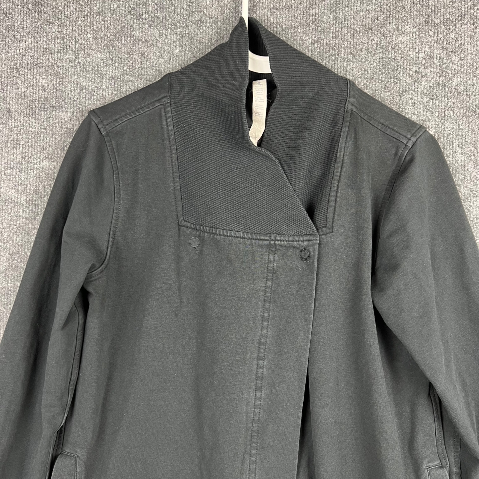 LULULEMON Wrap Two-button Jacket  Women’s size 4 … - image 3