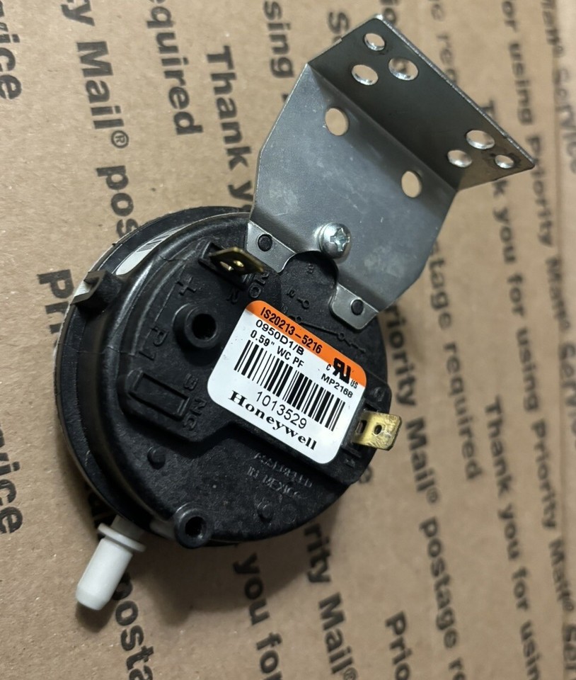 Honeywell IS202135216 0.59” WC PF Pressure Switch 1013529 Carrier