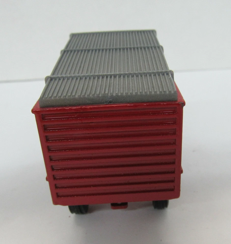 ERTL Farm & Country Red Hay Conditioner Trailer No.1450 Made in Korea - Image 4 of 4