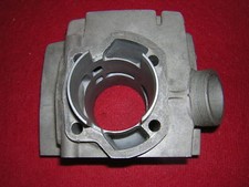 Yamaha TR2/TR2B Right Hand Cylinder. New. (Faulty) See Description