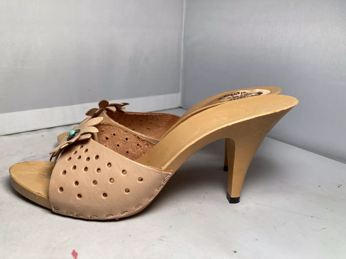 Vintage 1980 s Candies Sandals Cutwork Accent Tan High Heels Slides Sexy 8 39
