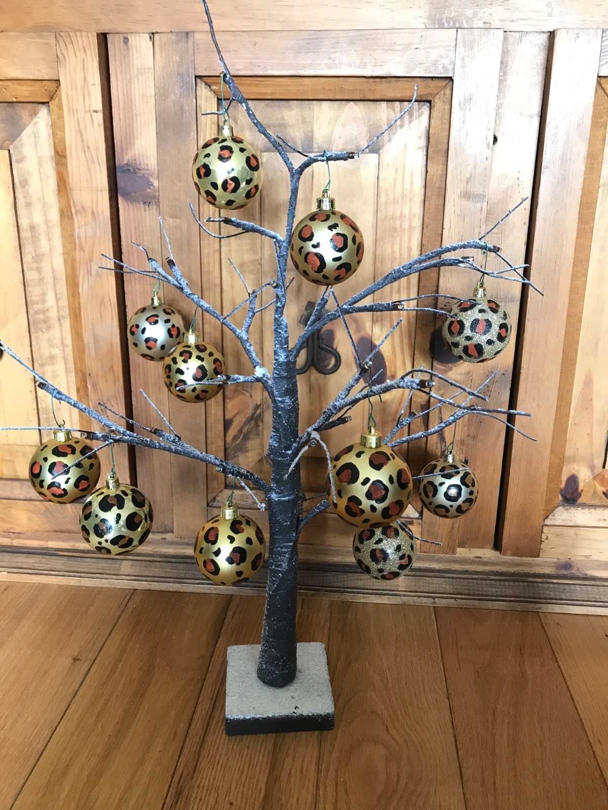 6 x Leopard Print. Baubles. Animal print. Christmas. Weddings