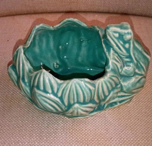 Vintage McCoy Green Frog And Lotus Leaves Planter