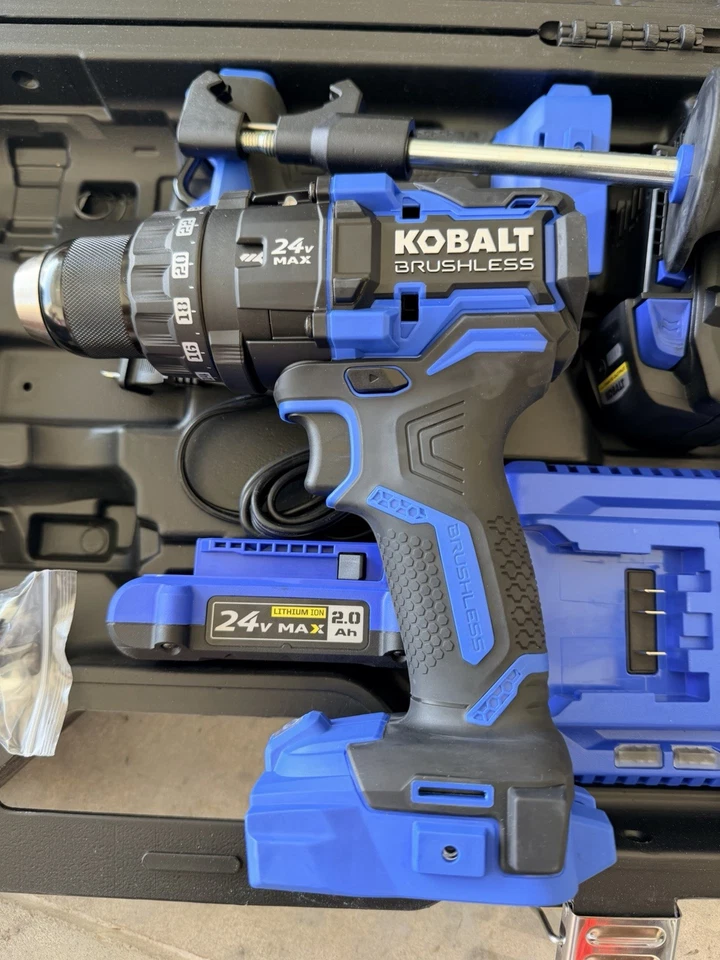 Kit combinado de 3 herramientas inalámbricas Kobalt 24V Li-Ion, taladro, atornillador de impacto y luz Foto 4 de 4