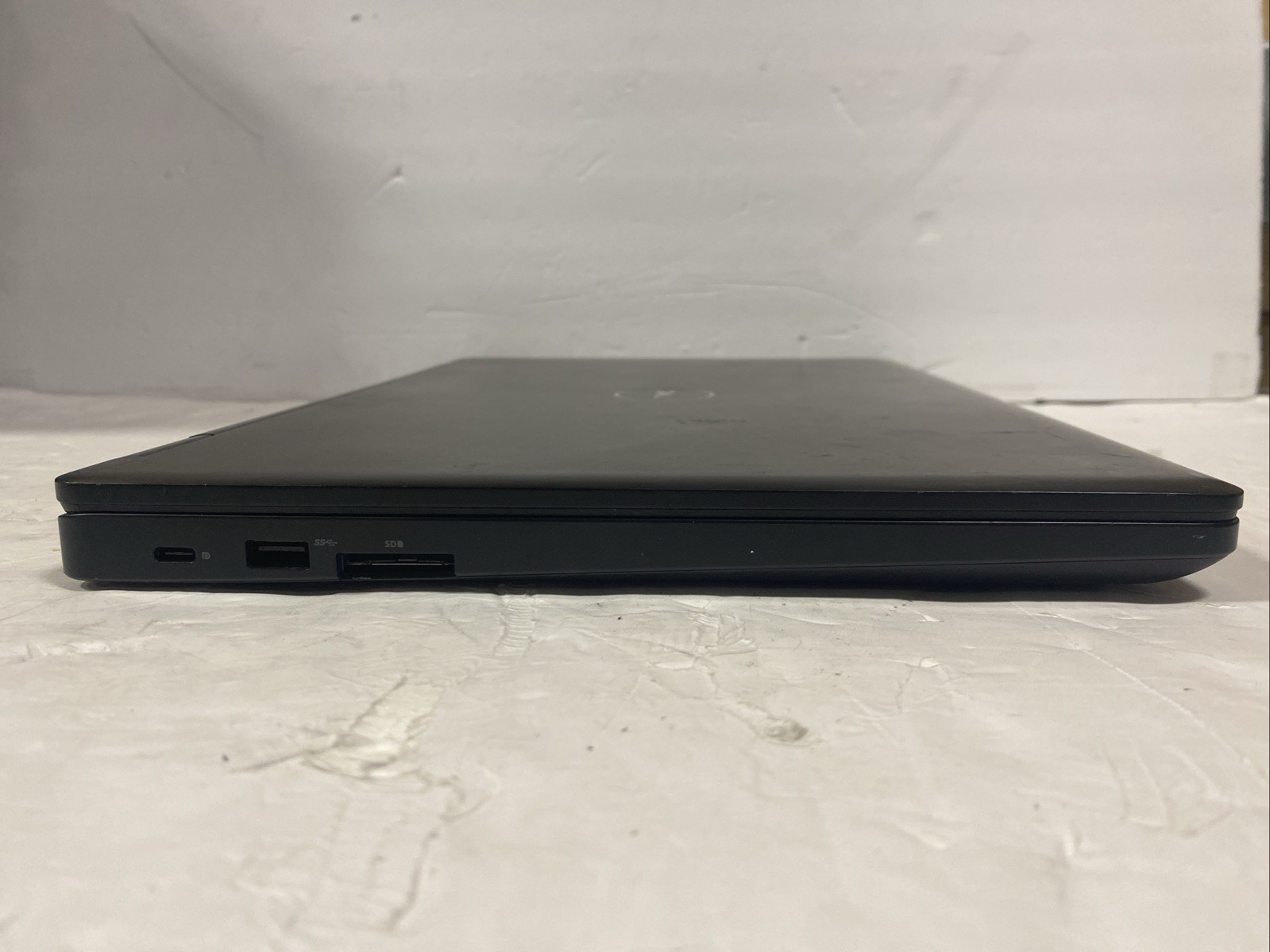 Dell Latitude 5580, 15.6-Inch Laptop, with Intel Core i5-6200U, 512 GB SSD (Solid State Drive), Windows 10 Home