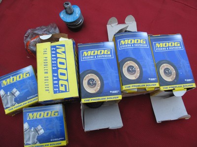 4WD MOOG K8194T K8195T  Front Upper & Lower Suspension Ball & U Joints 369 Set
