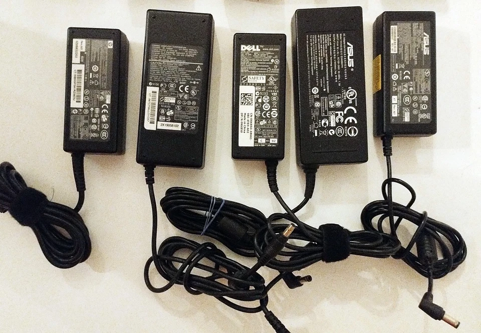 Notebook - Laptop Netzteil Konvolut 20 Stück - Dell, ASUS, HP, Acer, Toshiba +++ - Bild 2 von 4