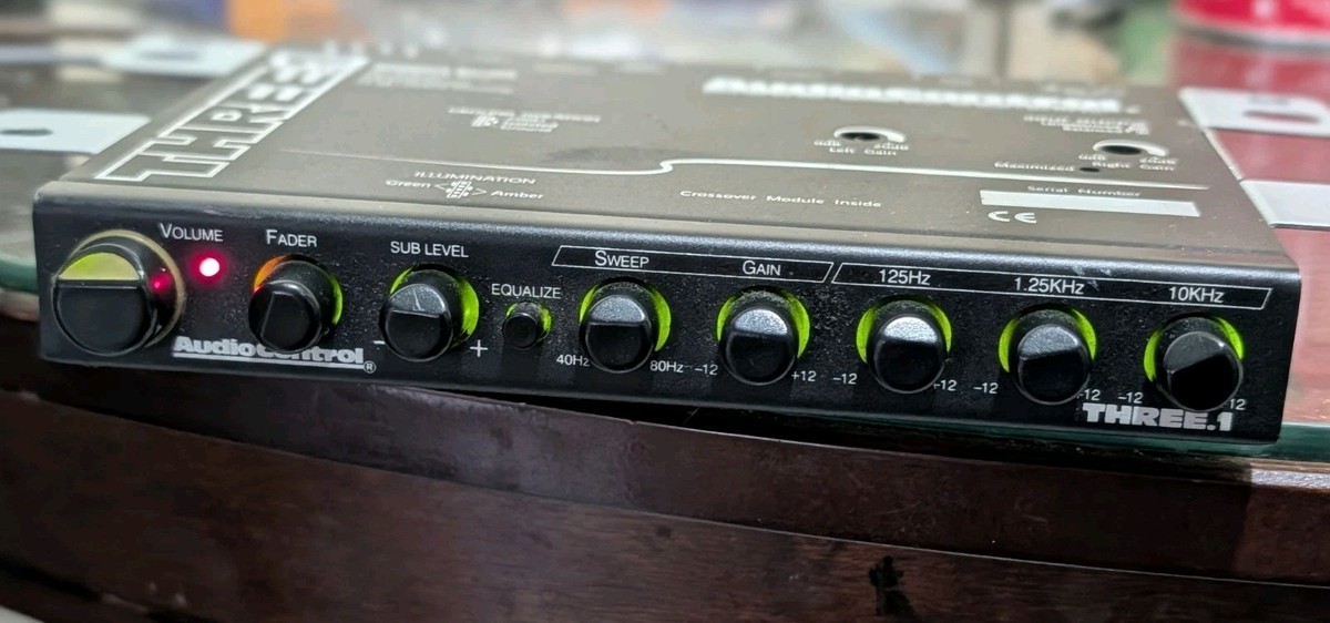 audio control THREE.1 オーディオコントロール AudioControl THREE.1 In-dash equalizer with 2-way crossover And