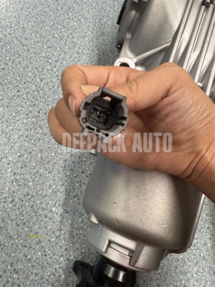 OEM 38300JD610 Rear Axle Differential Carrier AWD 5.173 Ratio For Nissan Rogue - Image 3 of 4