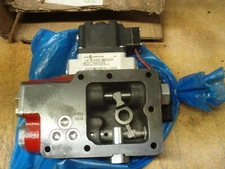 SAUER SUNDSTRAND MCV104A5922 DISPLACEMENT CONTROL W/MCV116A3102 PRES. CONT PILOT
