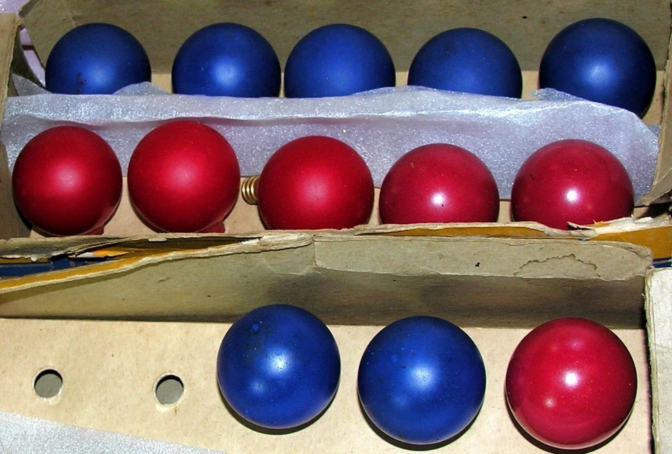 VTG 1940 WWII GE 13 ROUND PATRIOTIC RED BLUE XMAS TREE LIGHTS C7 BULBS 2 BOXES - Image 2 of 4