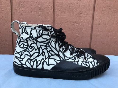 EUC Balenciaga White Black Scribbled 