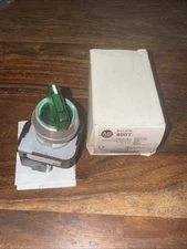 ALLEN BRADLEY 800T-16HG2KB6AX SER. U 120V Green Switch, New, LO1