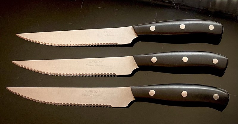 SET OF 3 ONEIDA (R) CLASSIC COLLECTION FULL SERRATED STEAK 🥩 KNIVES 