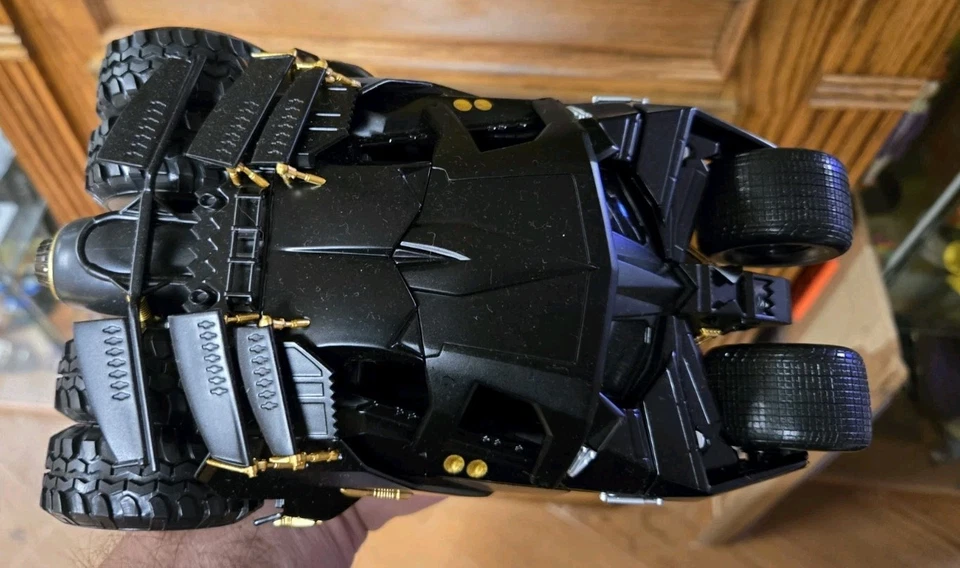 Hot Wheels 2004 Batman Begins Batmobile Tumbler 1:18 Metal Collection - Image 2 of 4