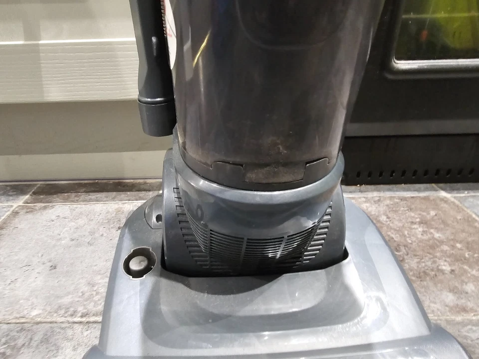 Hoover Whirlwind Evo (Model No. 91lA1764_51 Grey & Silver Upright Plug in Vacuum - Image 4 of 4