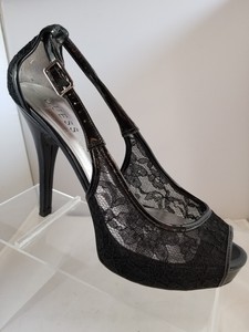 guess black peep toe heels