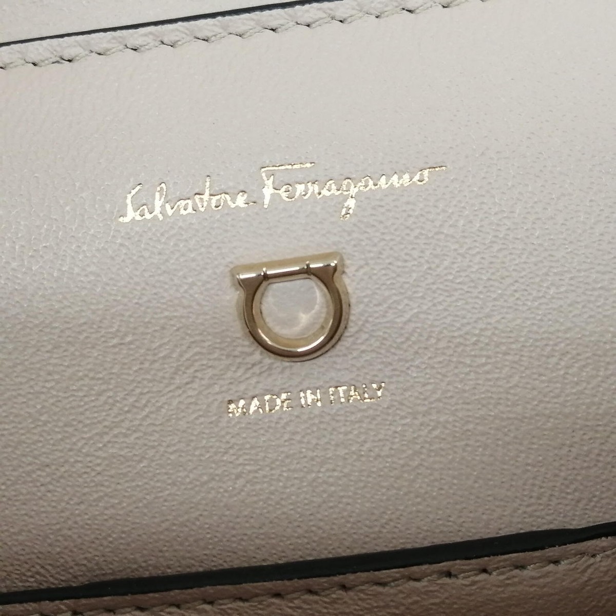 Salvatore Ferragamo Trifolio Top Handle Bag Model DH-21 0892 Salvatore Ferragamo Trifolio Top Handle Bag Model DH-21 0892
