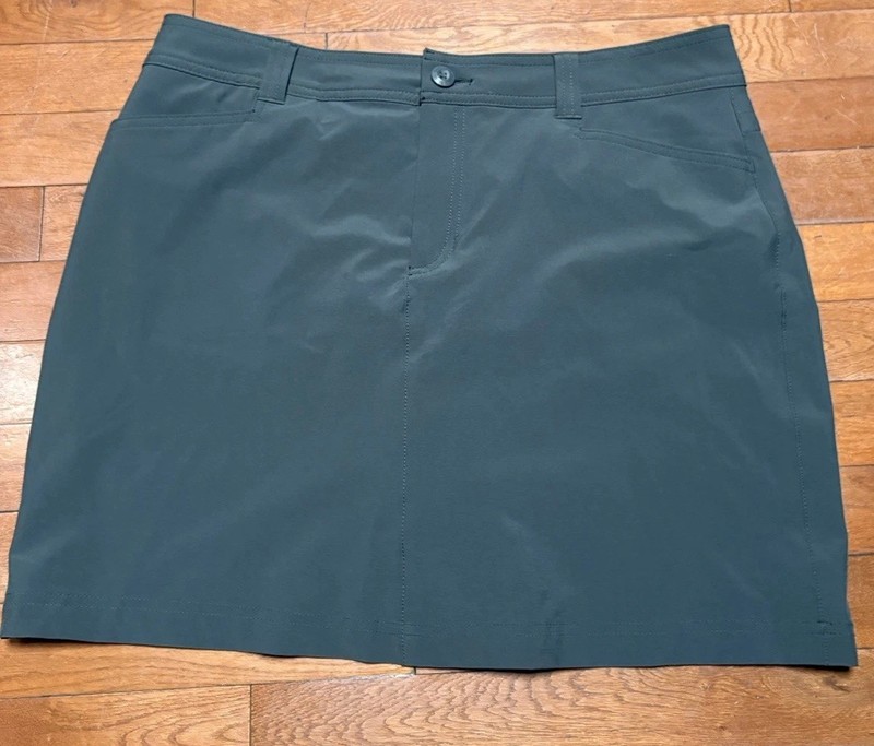 Eddie Bauer Women's Black Solid A-Line Short Skirt Size 10 Button Closure