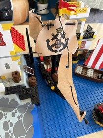 LEGO Pirates: Imperial Trading Post (6277) With Manual. Read Description. Great!