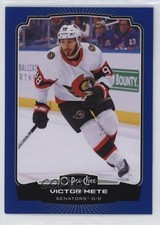 2022-23 O-Pee-Chee Blue Border Victor Mete #351 17p7