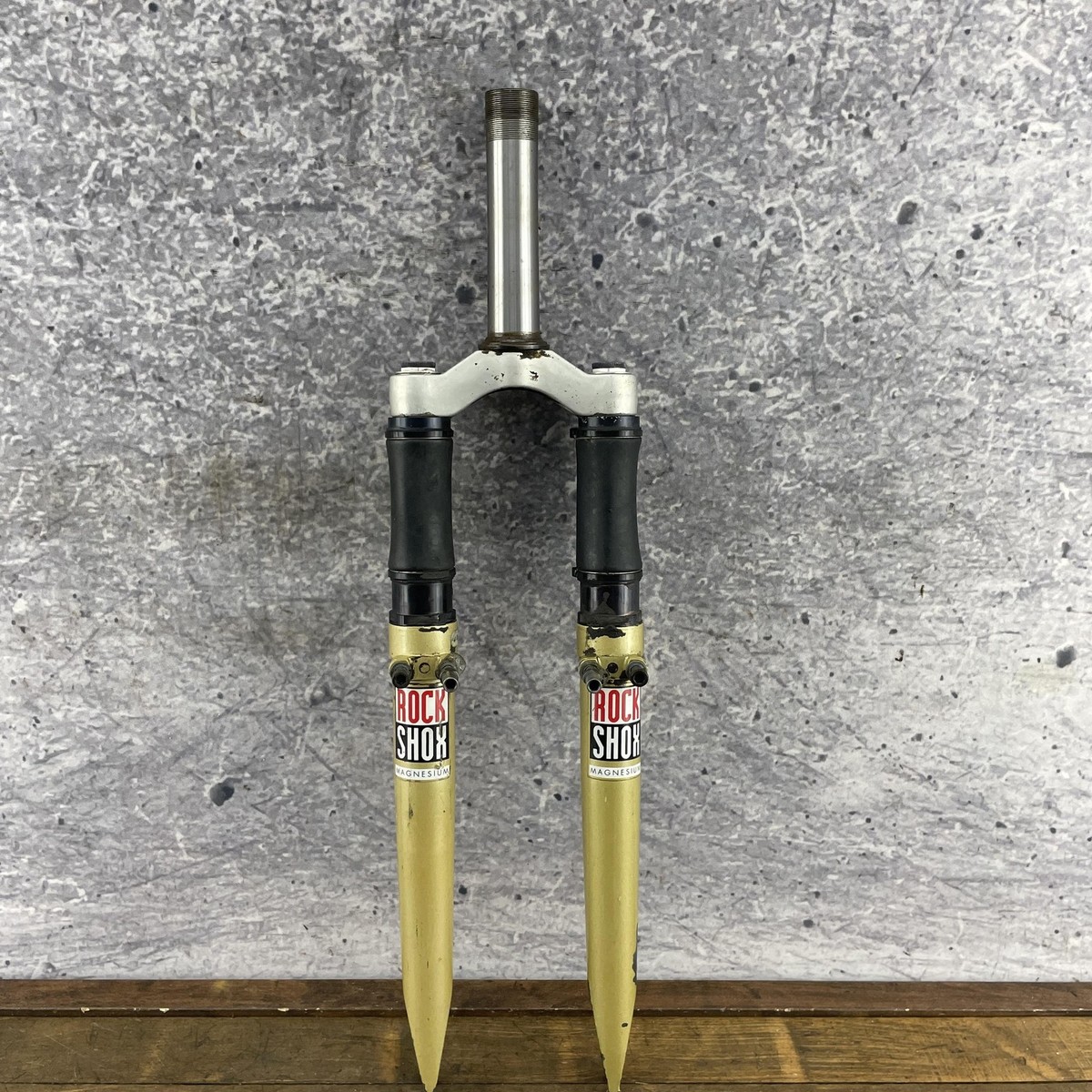 Vintage RockShox Mag 21 Suspension Fork 1 1/8