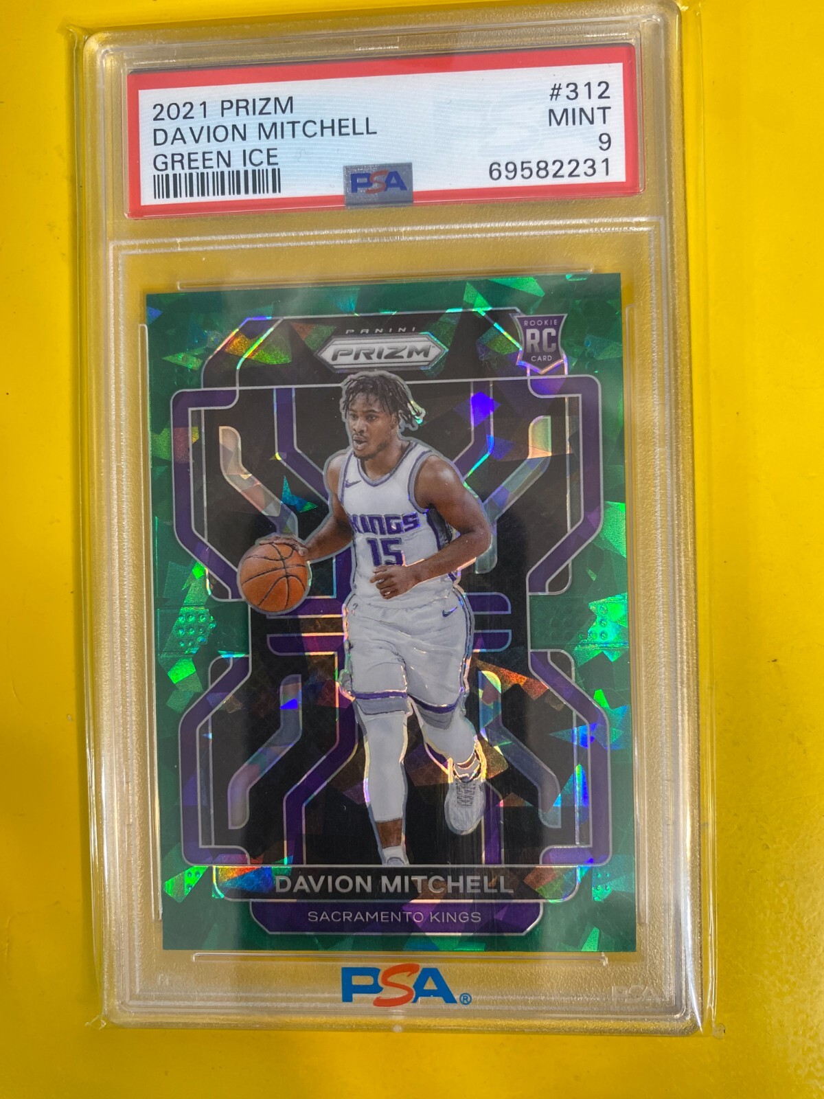 RS14724  2021-22 Panini Prizm Prizms Green Ice #312 Davion Mitchell ROOKIE PSA 9