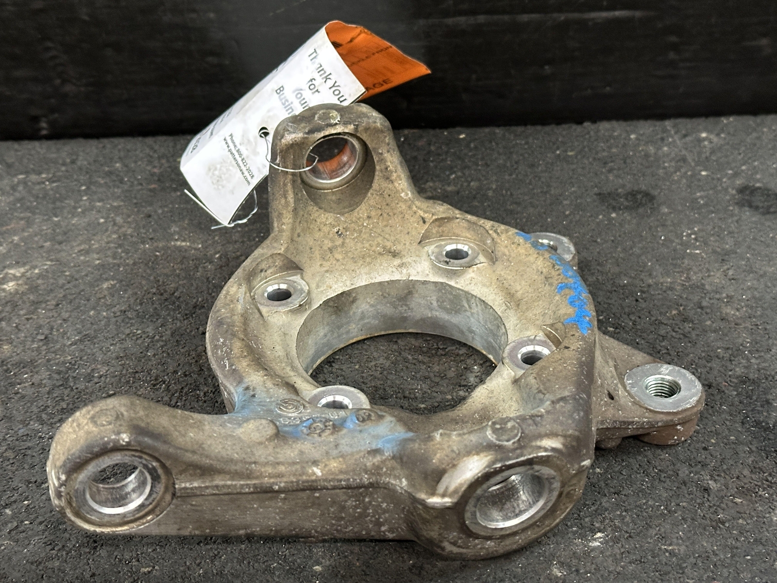 02-06 MASERATI SPYDER FRONT DRIVER LEFTLH SPINDLE STEERING KNUCKLE
