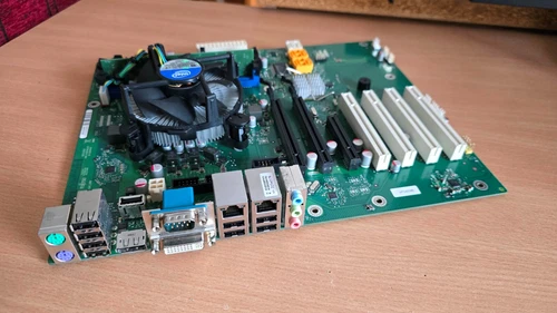 Fujitsu D3076-S11 GS3 Motherboard W26361-W2862-X-02 W26361-W2862-Z4-02-36 + CPU
