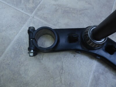 1990 Kawasaki ZX1000B Ninja K719-1) lower triple tree steering