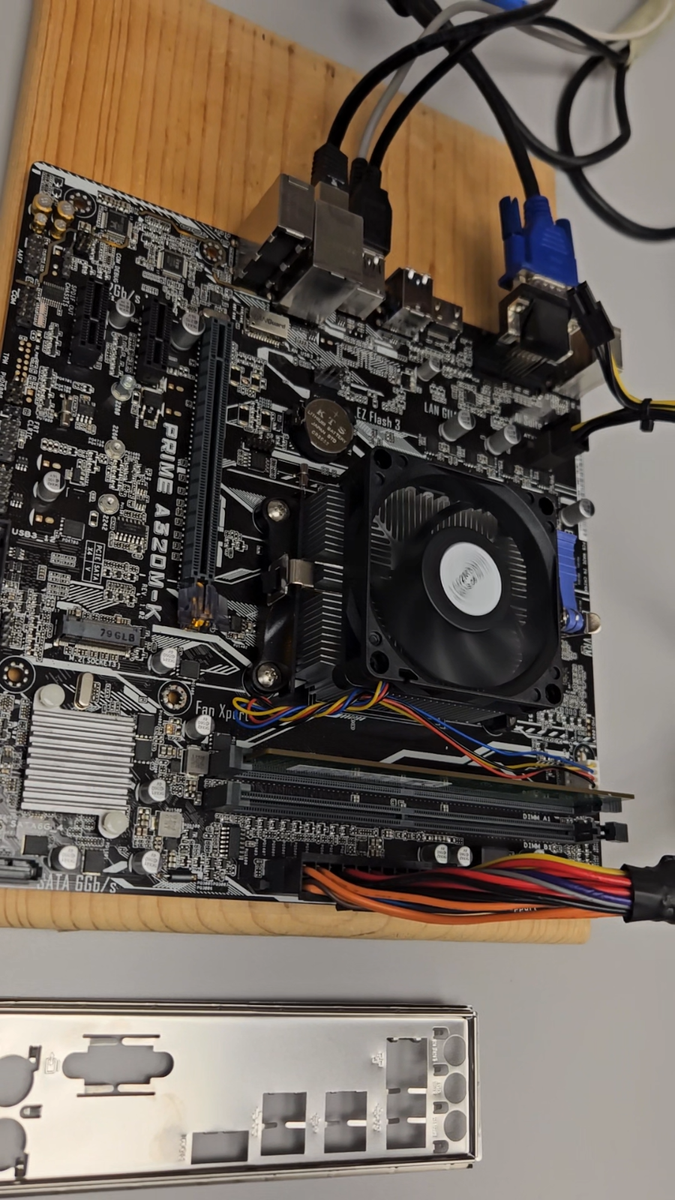 Combo ASUS Prime A320M-K AMD A8-9600 Radeon R7 10 Compute Cores