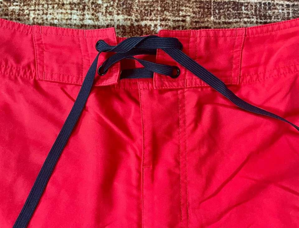 Kurze Hose / Shorts - UNDER ARMOUR - heat gear - Gr. W 42 - 52 (106 cm) - rot - Bild 3 von 4