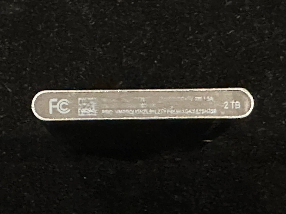 Samsung T7 2TB USB 3.2 Portable Solid State Drive - Titan Grey - Image 3 of 4