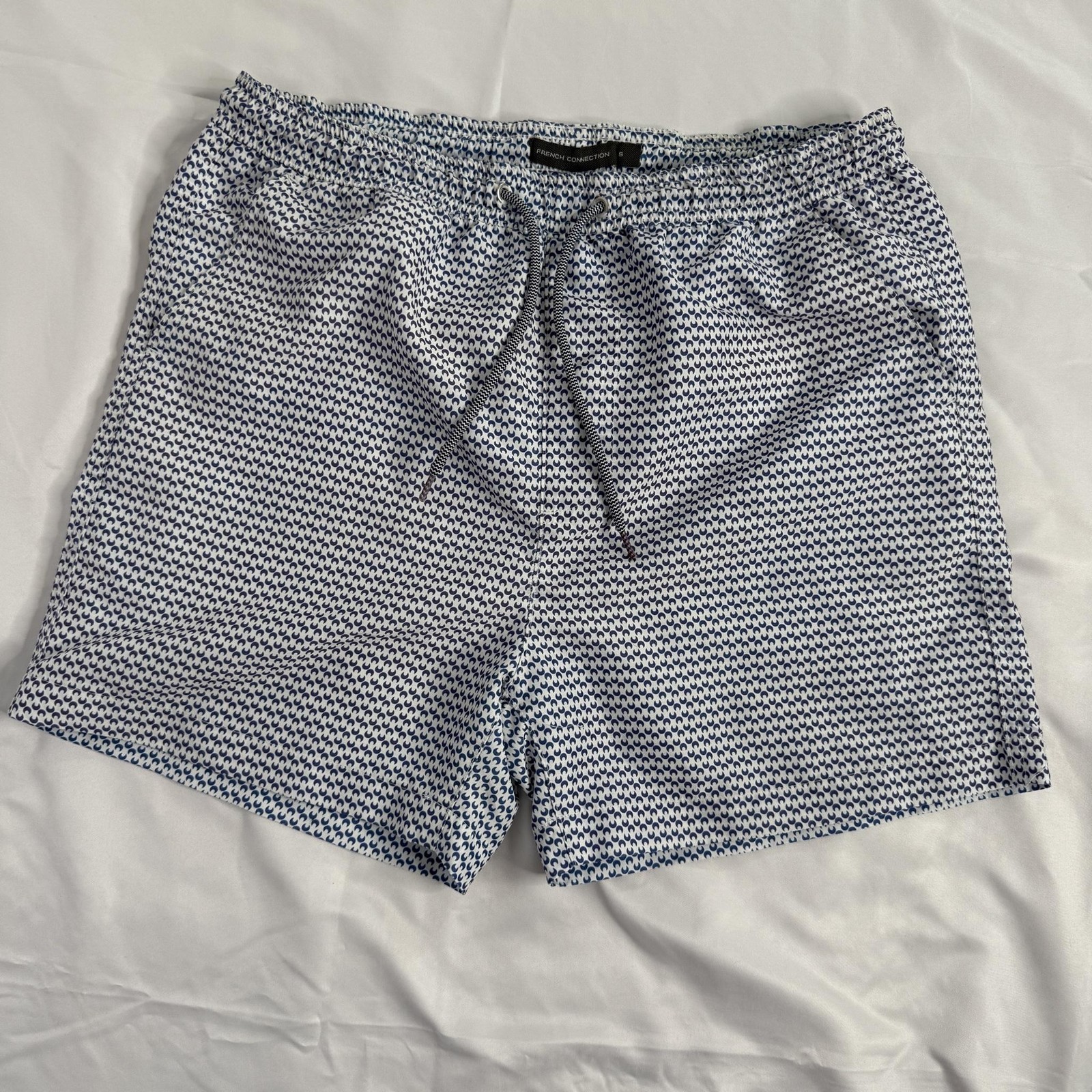 French Connection Swim Shorts Mens Small Blue Geometric Print Mesh Lined Beach