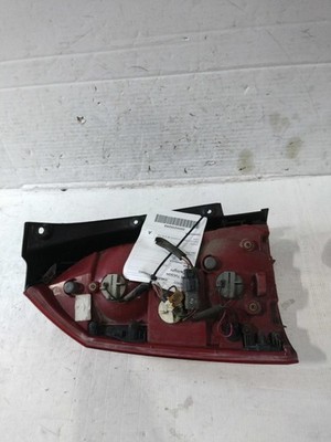 2005 Hyundai Tucson Right Tail Light Assembly OEM 320928 4DR SUV Used