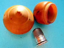 ANTIQUE SEWING CARVED TAGUA NUT ACORN DESIGN THIMBLE CASE.SILVER THIMBLE