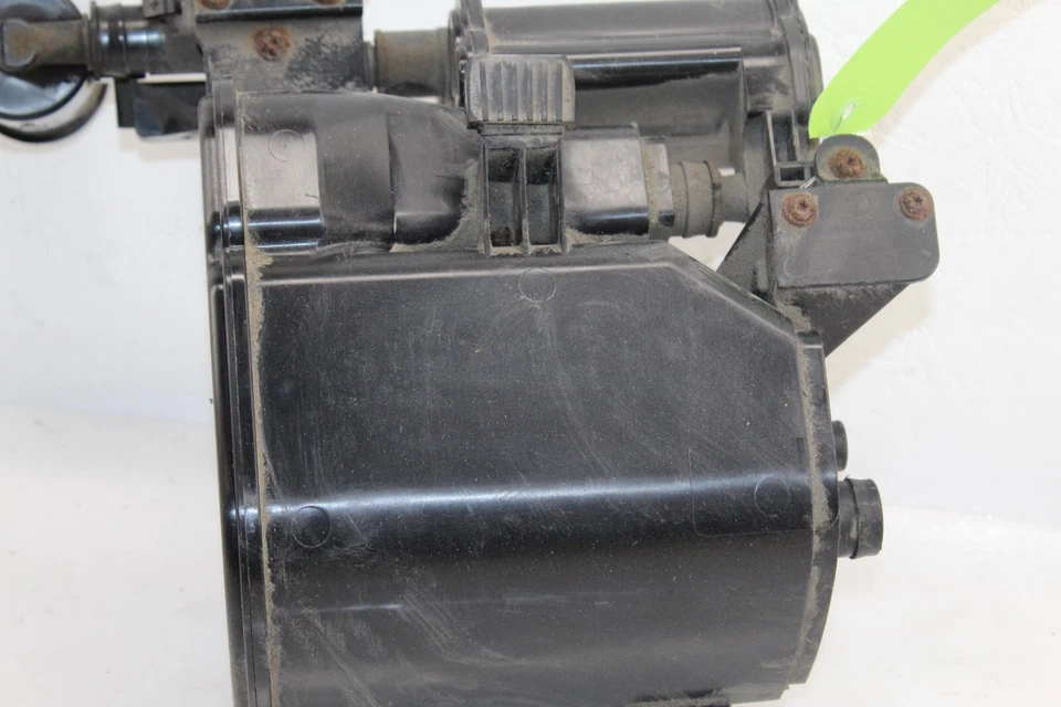 BMW 528i xDrive 2012-2016 combustible EVAP bote de carbón OEM Foto 3 de 4